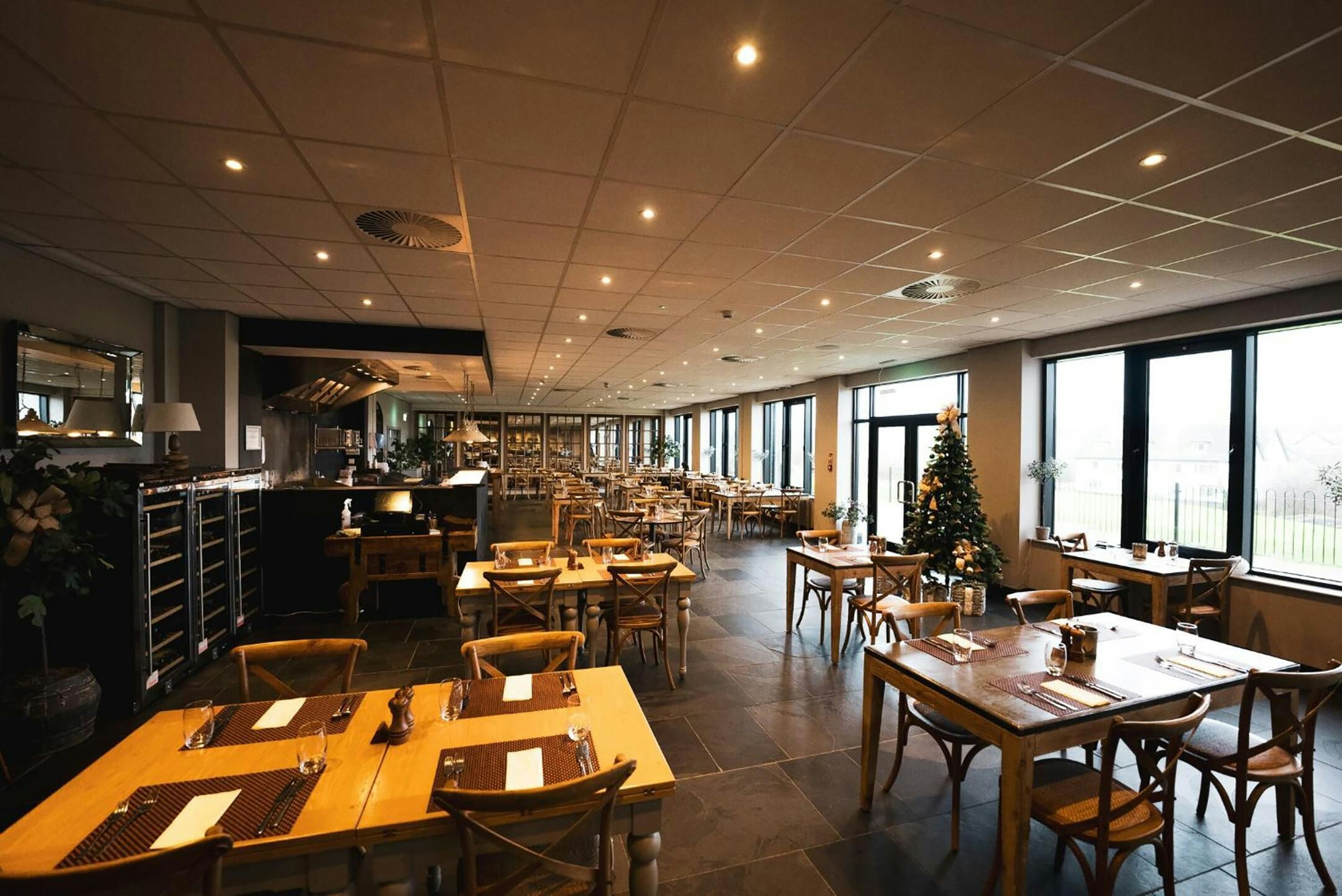 Comis Hotel and Golf Resort 40/50