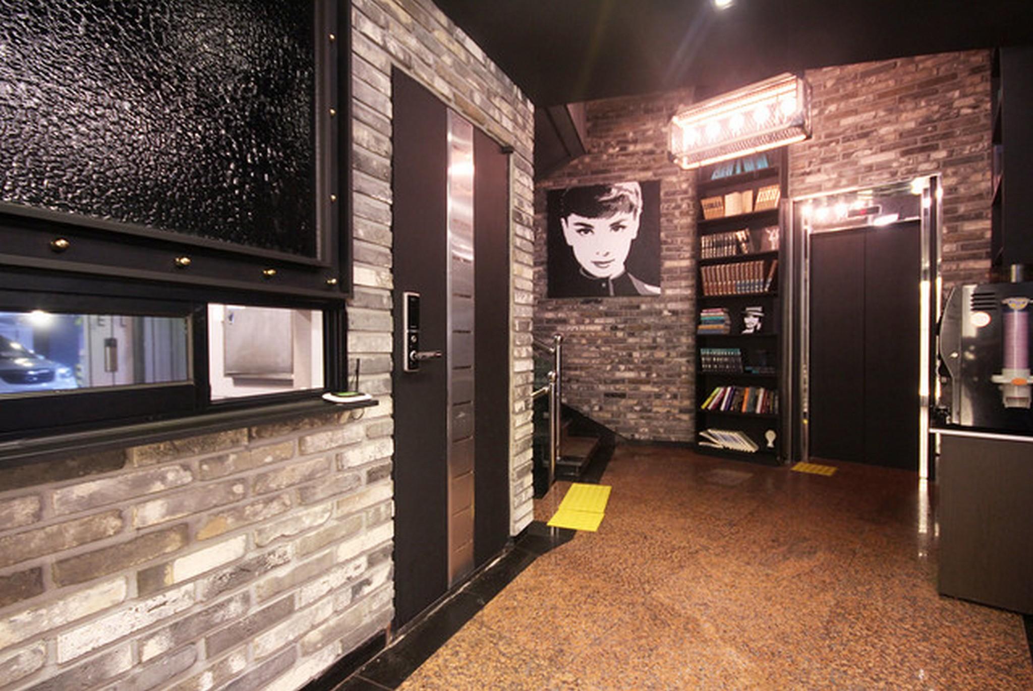 Gain Hotel 10/64