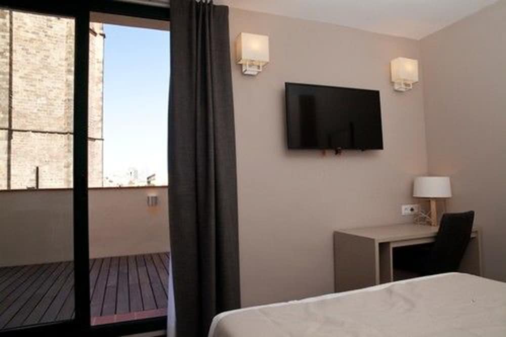 May Ramblas Hotel 18/30