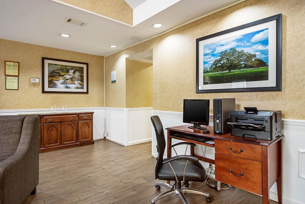 Quality Inn Thomaston 30/37