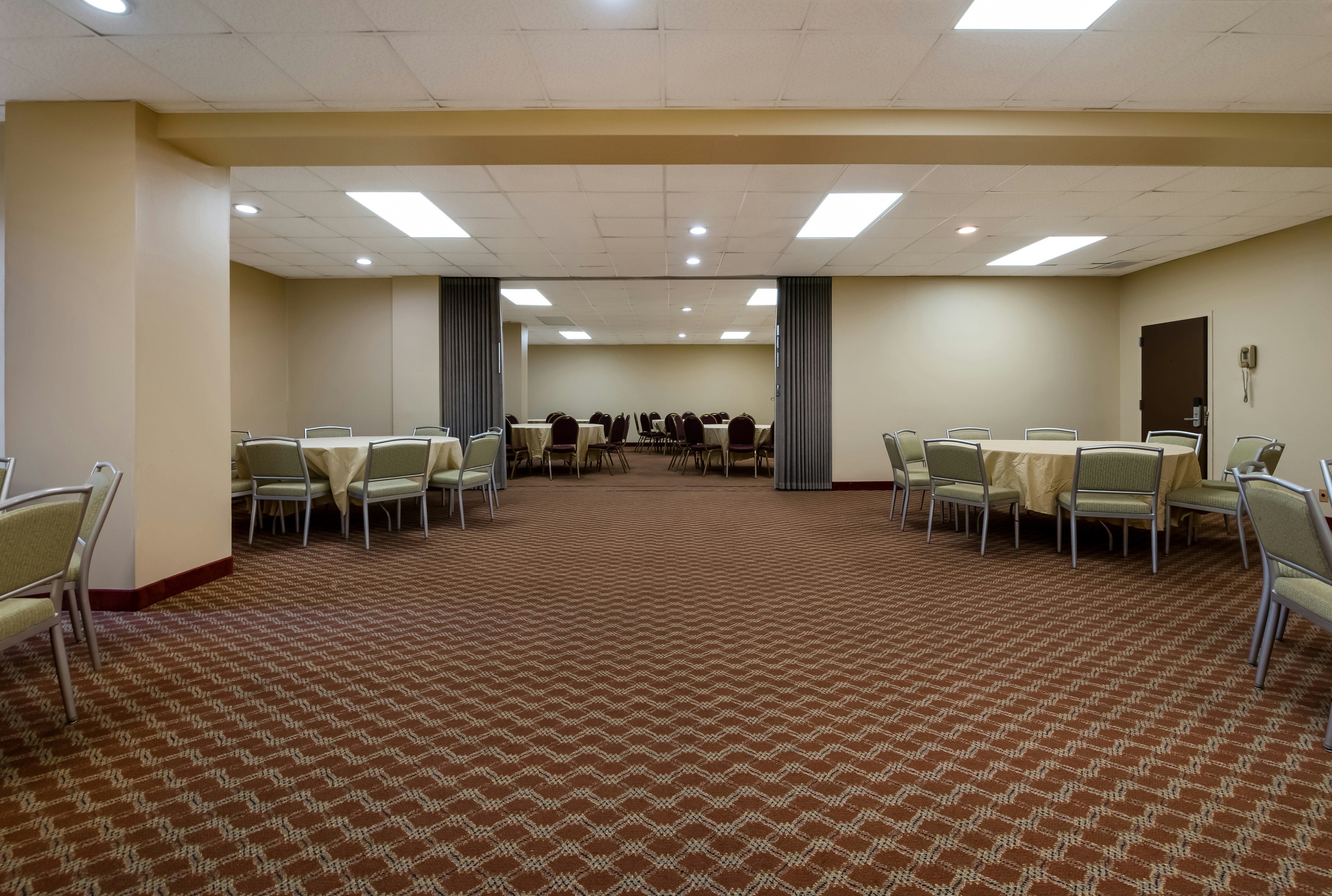 Red Roof Inn Suites Newark University 17/26