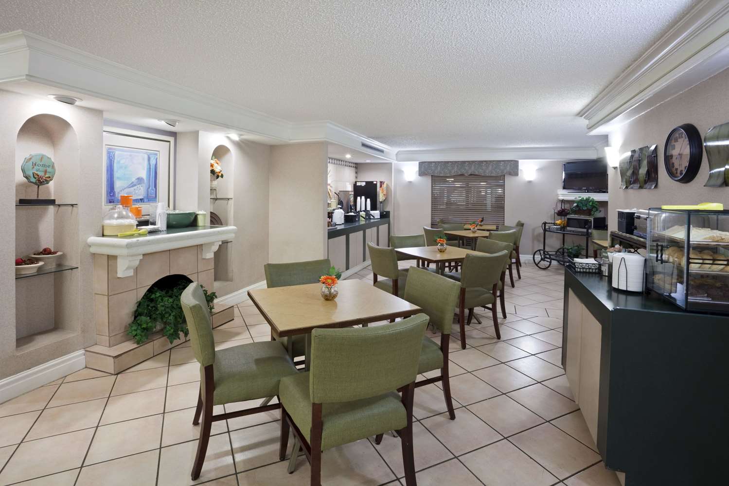 La Quinta Inn Omaha West 27/29