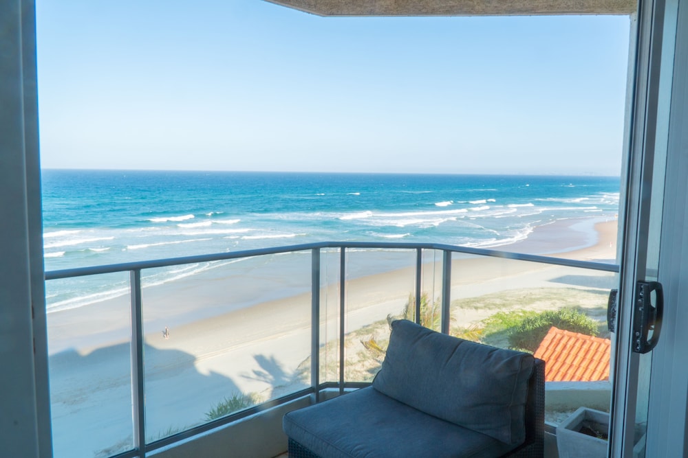 FORESHORE BEACHFRONT APARTMENTS 57/66