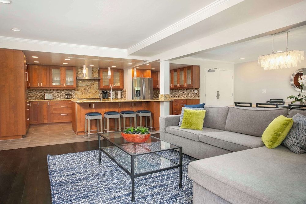 Hyatt Regency Newport Beach Hotel 49/75