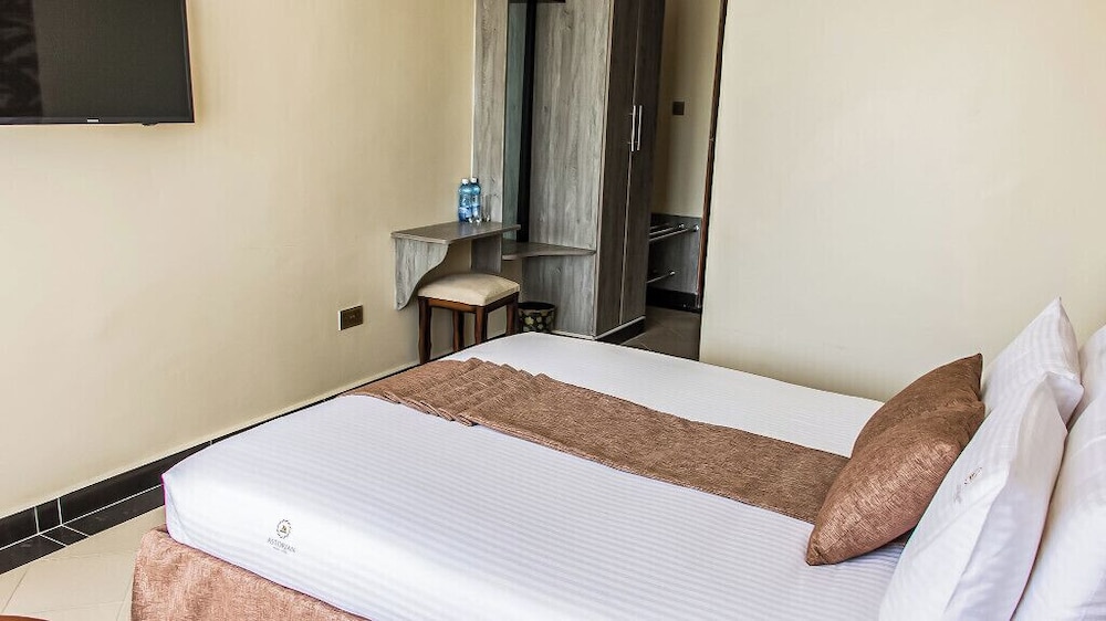 Astorian Grand Hotel 16/50