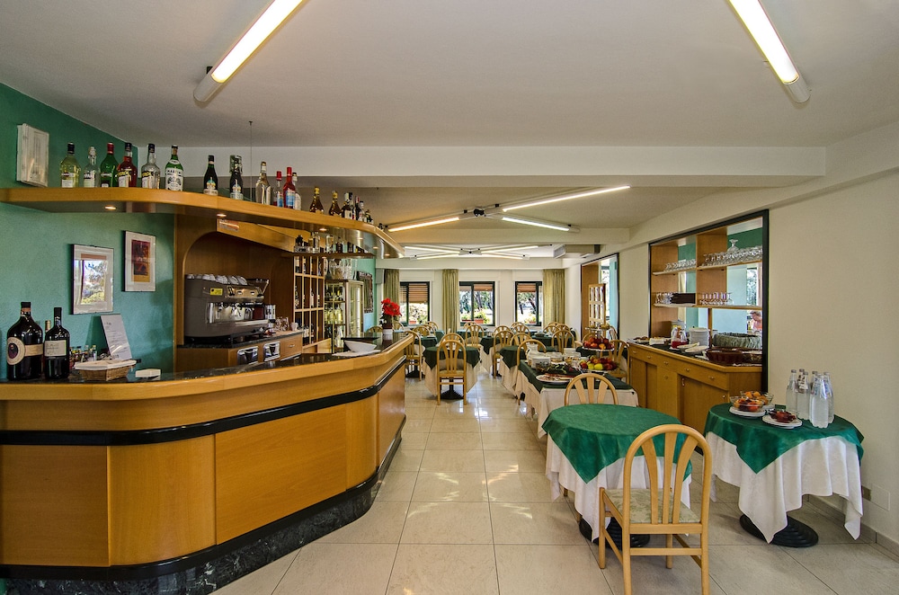 Hotel Paris 4/37