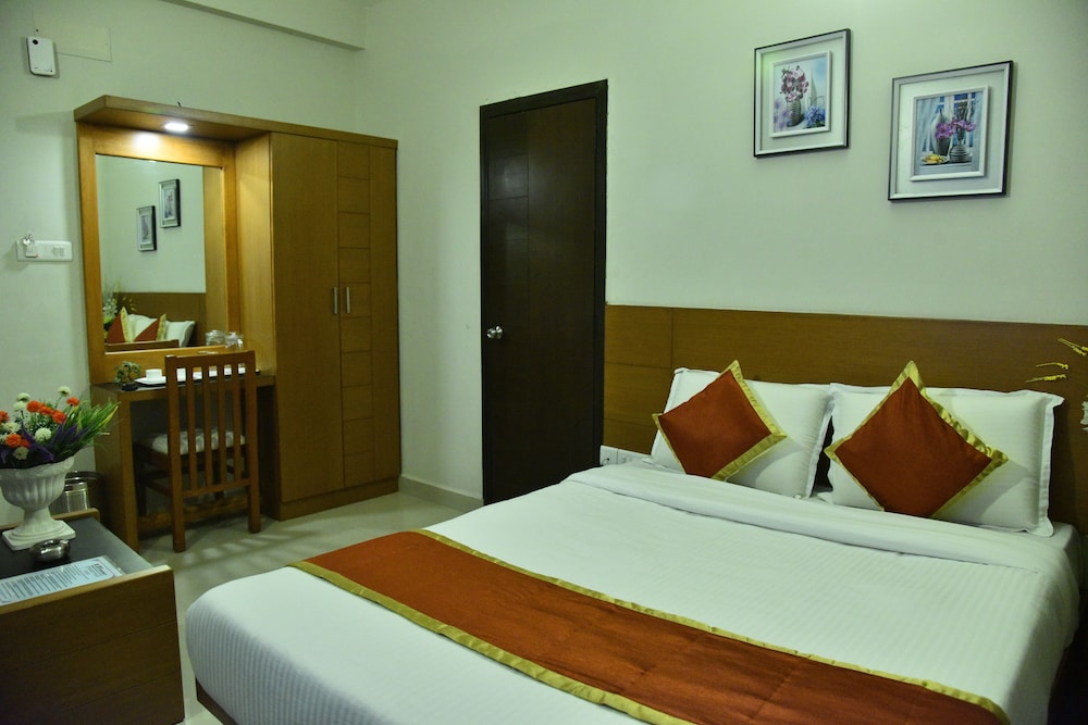 DELUXE, QUEEN BED
