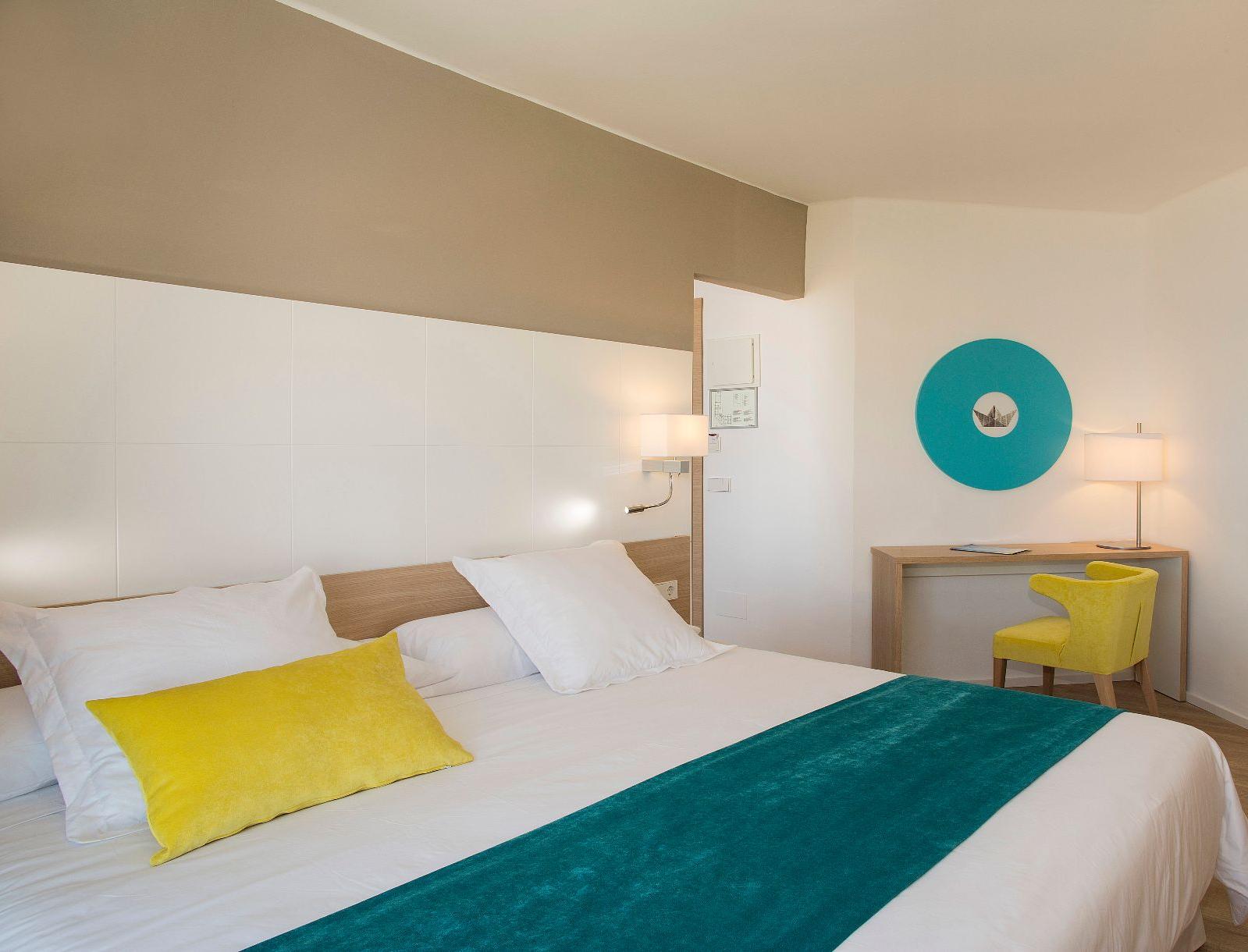 Standard, Double Bed, Balcony or Terrace