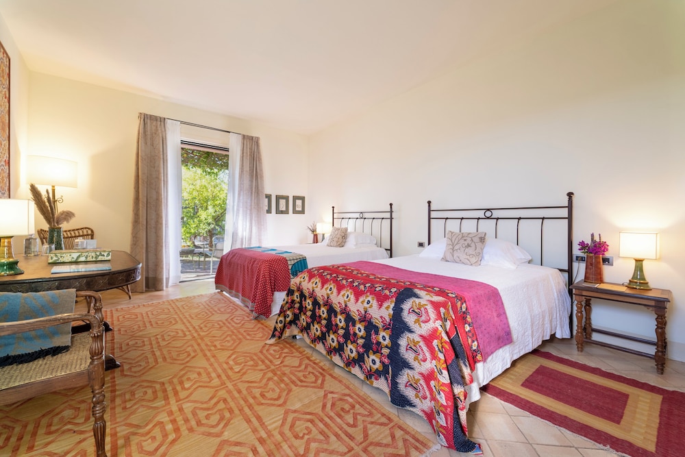 ROOM, TWIN BEDS, ANNEX
