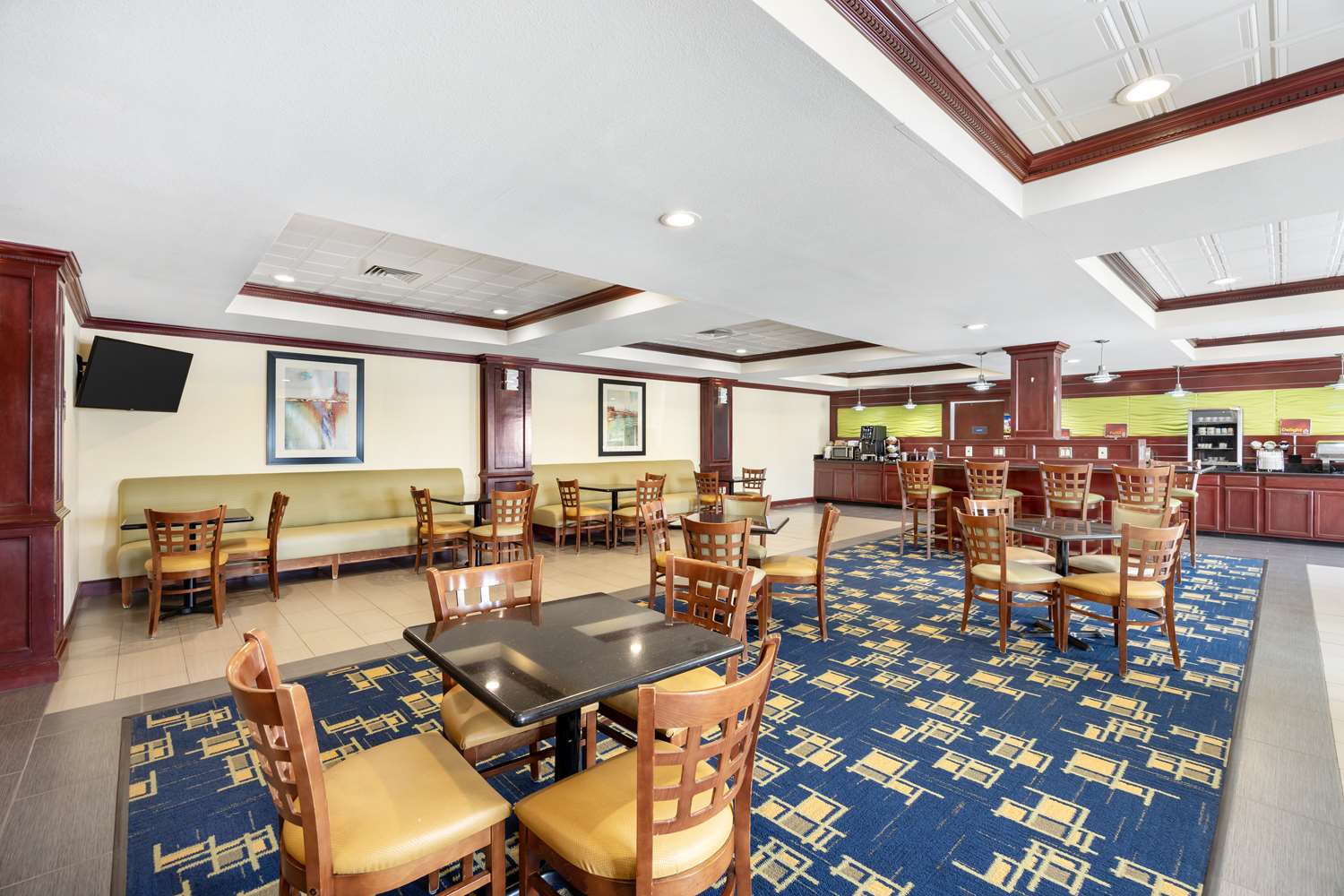 Best Western Plus Pratt 11/16