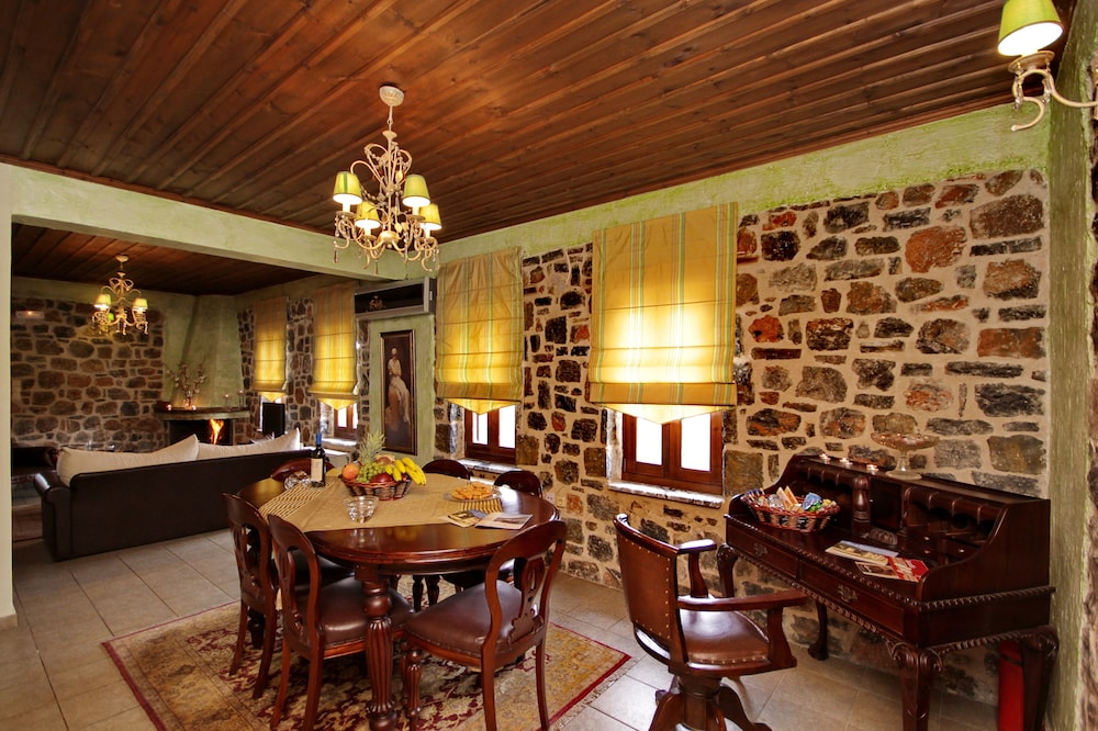 Menalia Villas Suites 47/59
