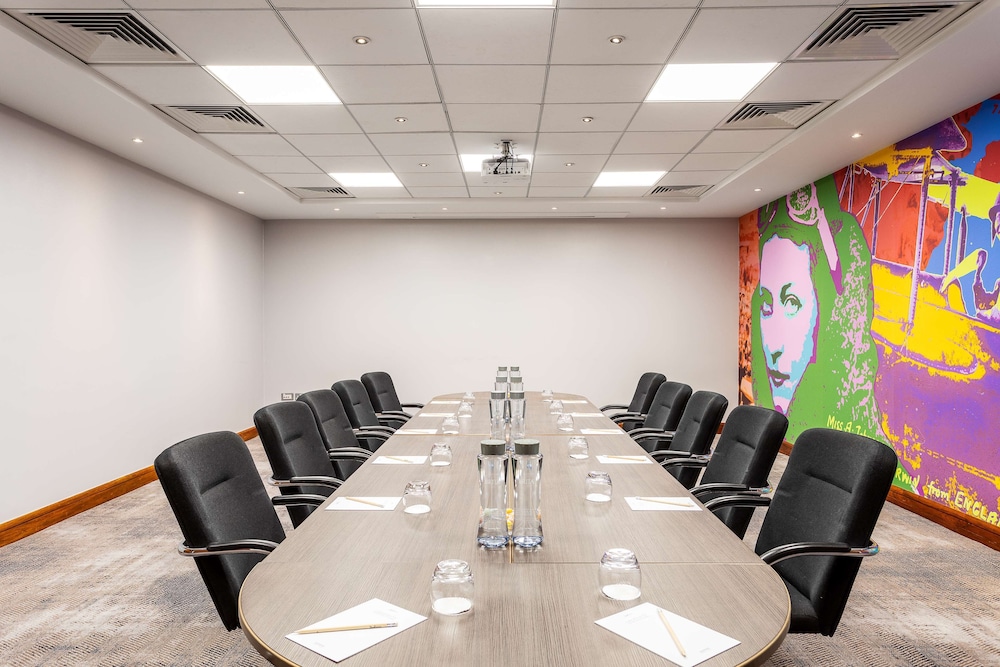 Radisson Hotel and Conference Centre London Heathrow 41/49