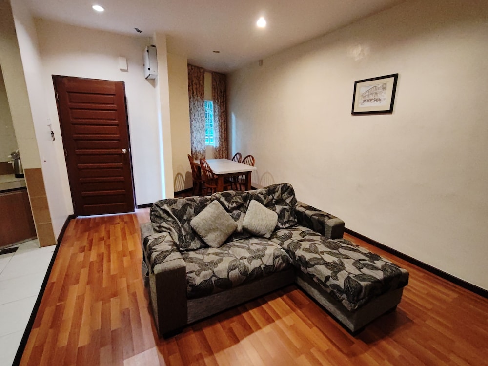 Iris House Resort 30/49