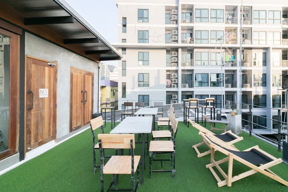 Timber Hostel 60/63