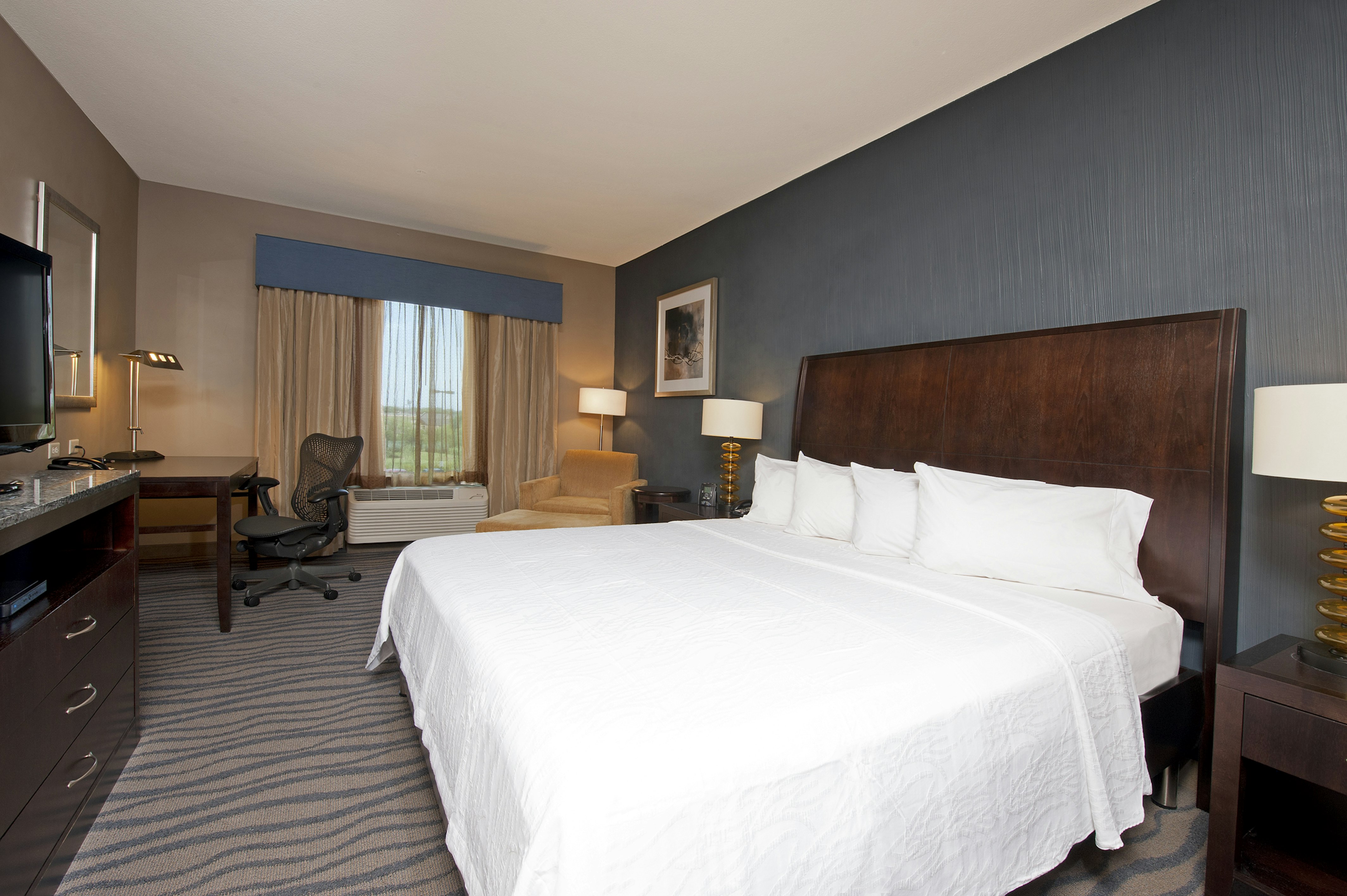 ROOM, KING BED, ACCESSIBLE