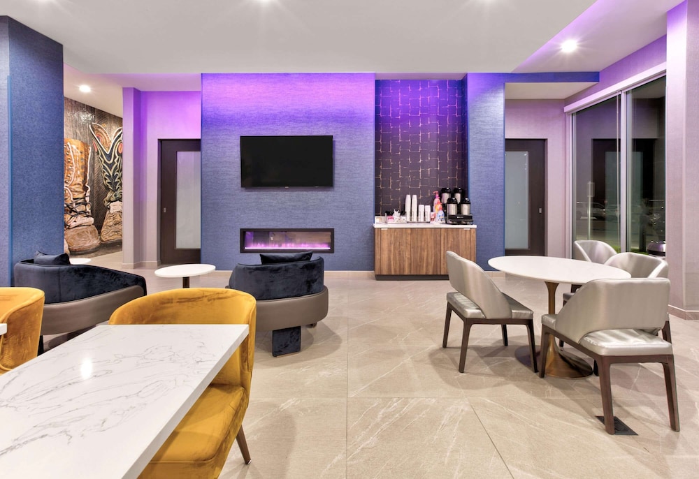 La Quinta Inn & Suites by Wyndham Terrell 32/41