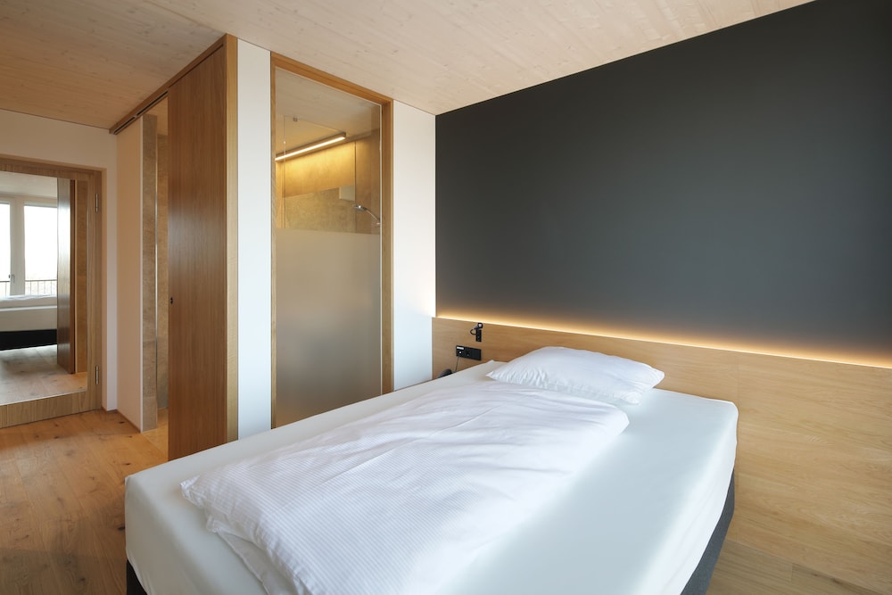 2ND Home Hotel 16/43