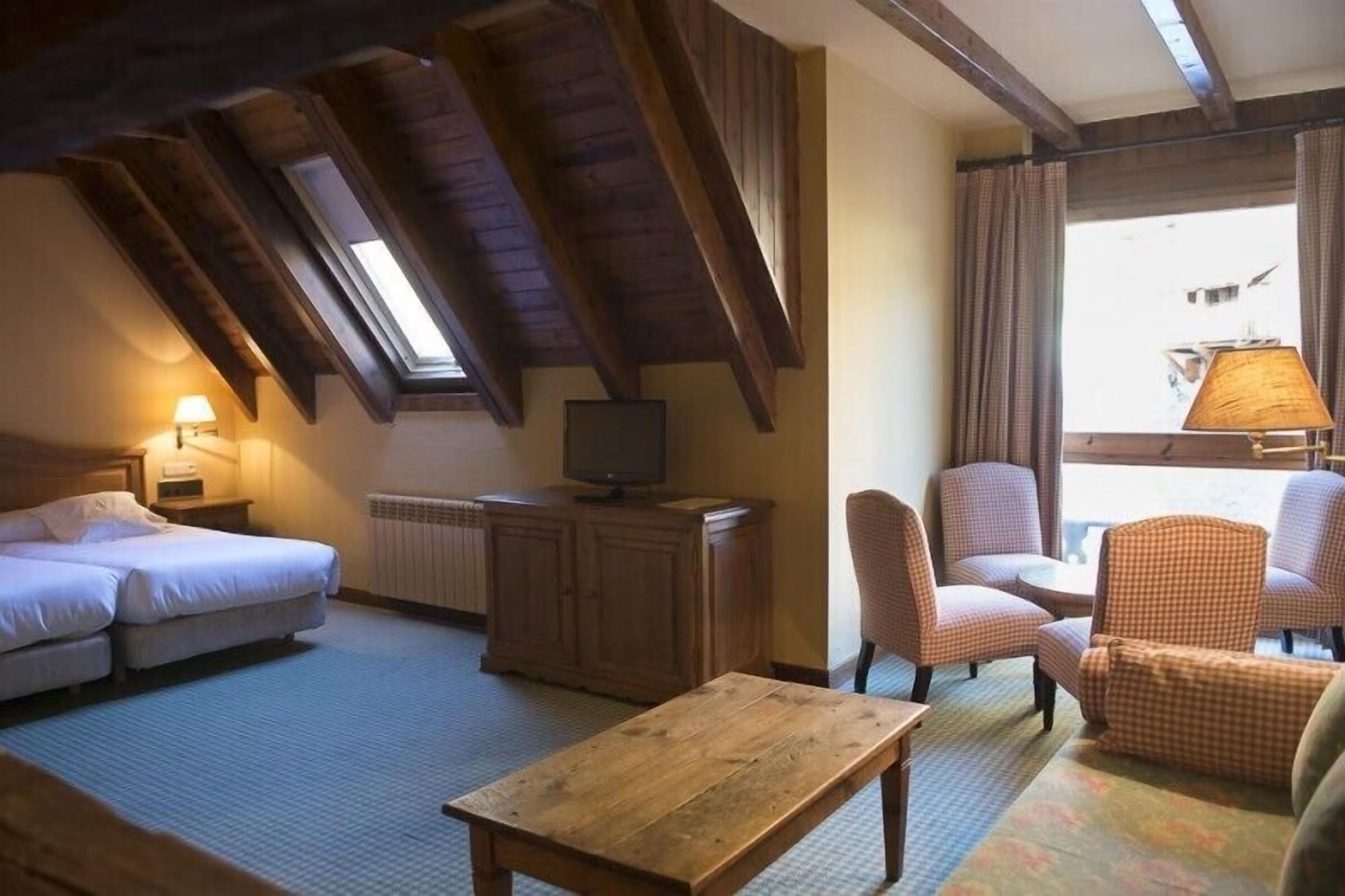 Room, Triple, Murphy Bed