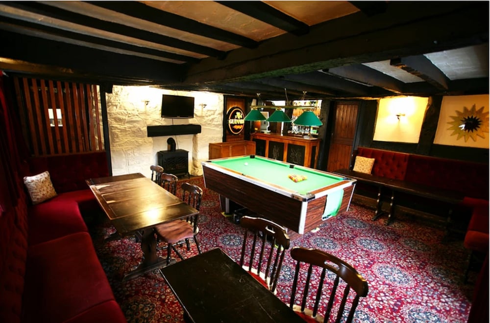 The Mount Inn 26/29
