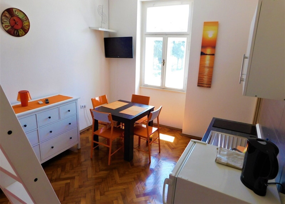 APARTMENTS IVO 32/43
