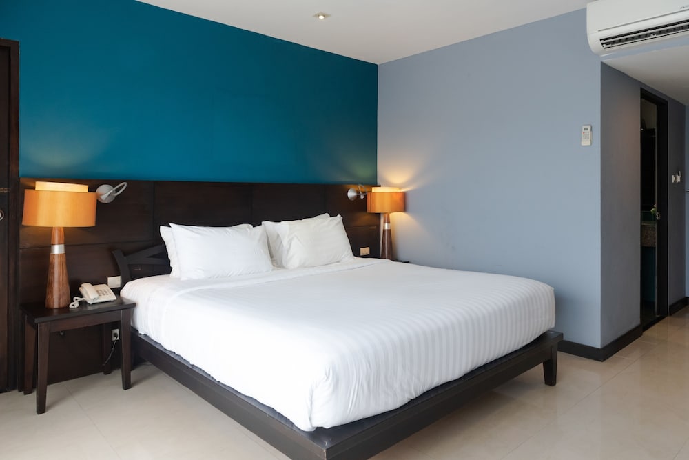 غرفة ديلوكس بسرير مزدوج بشرفة، Aonang Buri Resort 5/9