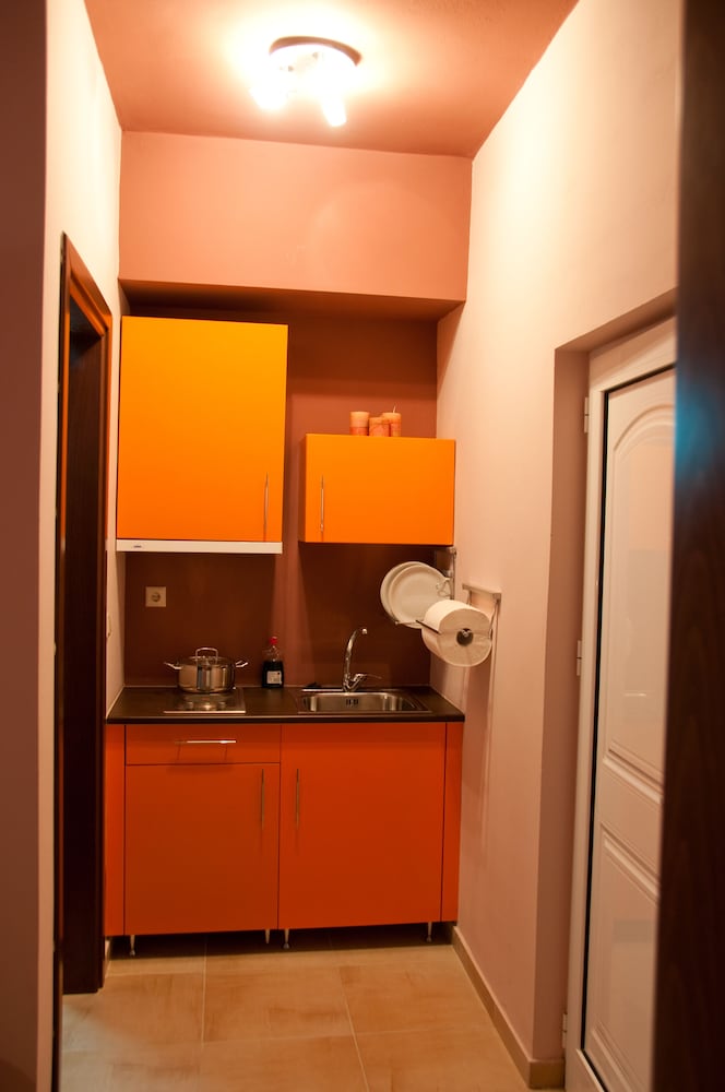 Petritos Rooms And Studios 11/50