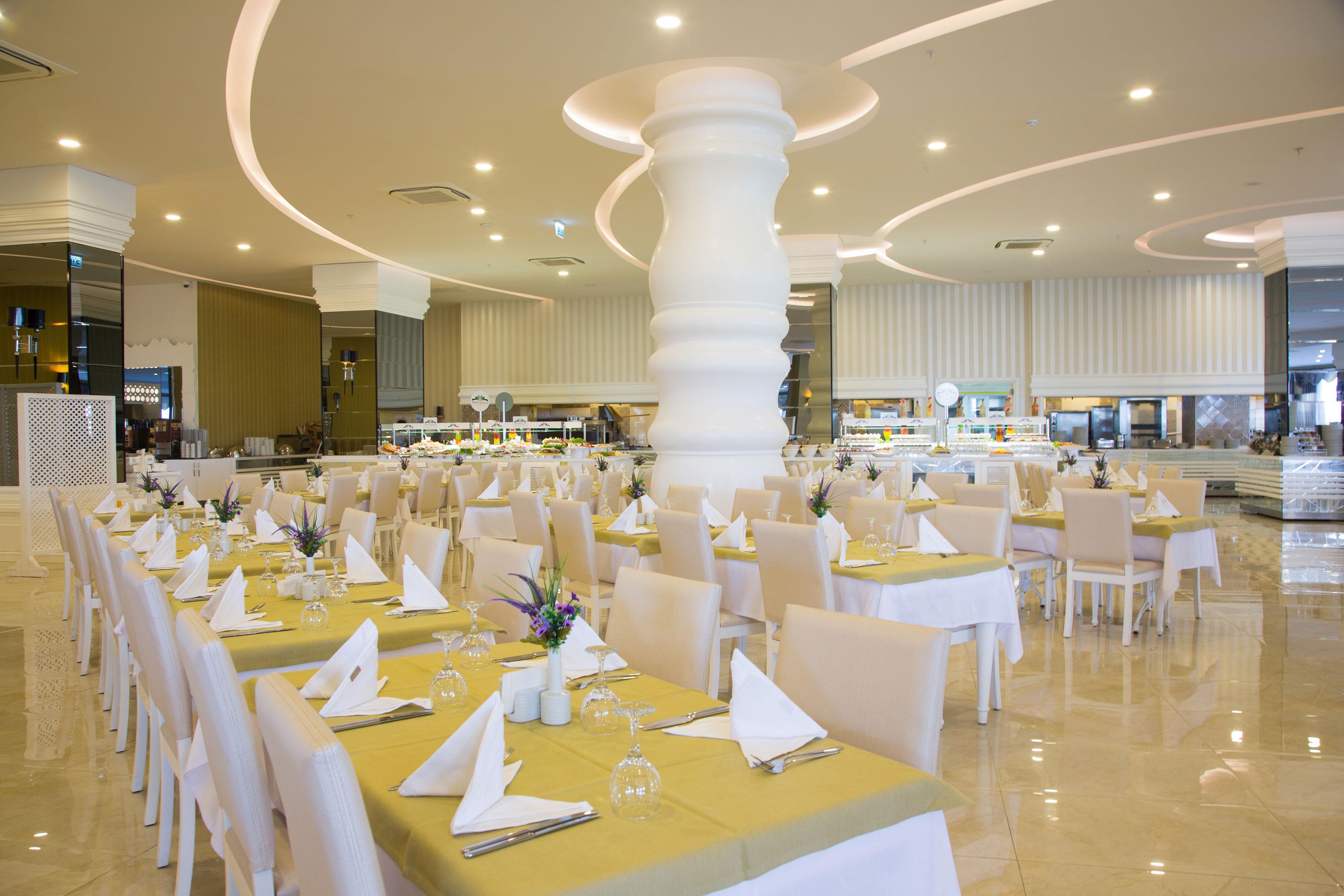 Water Side Resort And Spa 32/50
