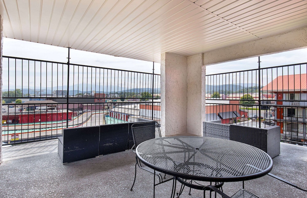 Americana Inn a Travelodge by Wyndham 29/50