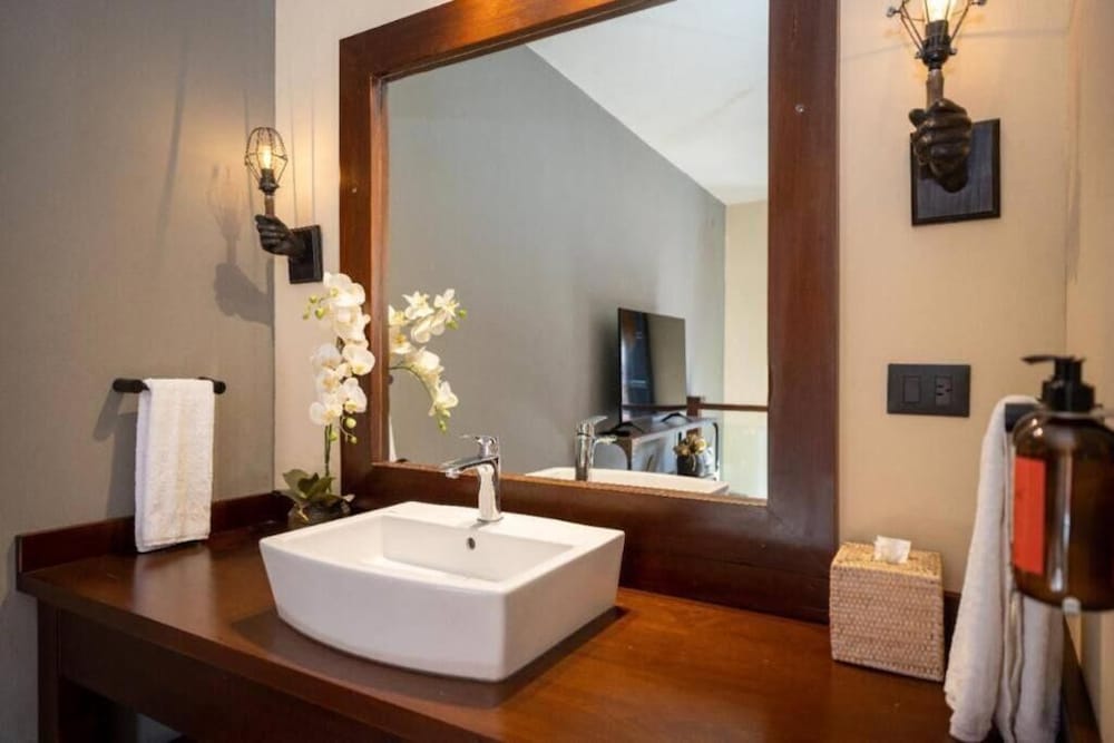 Casa Mia Suites 72/72