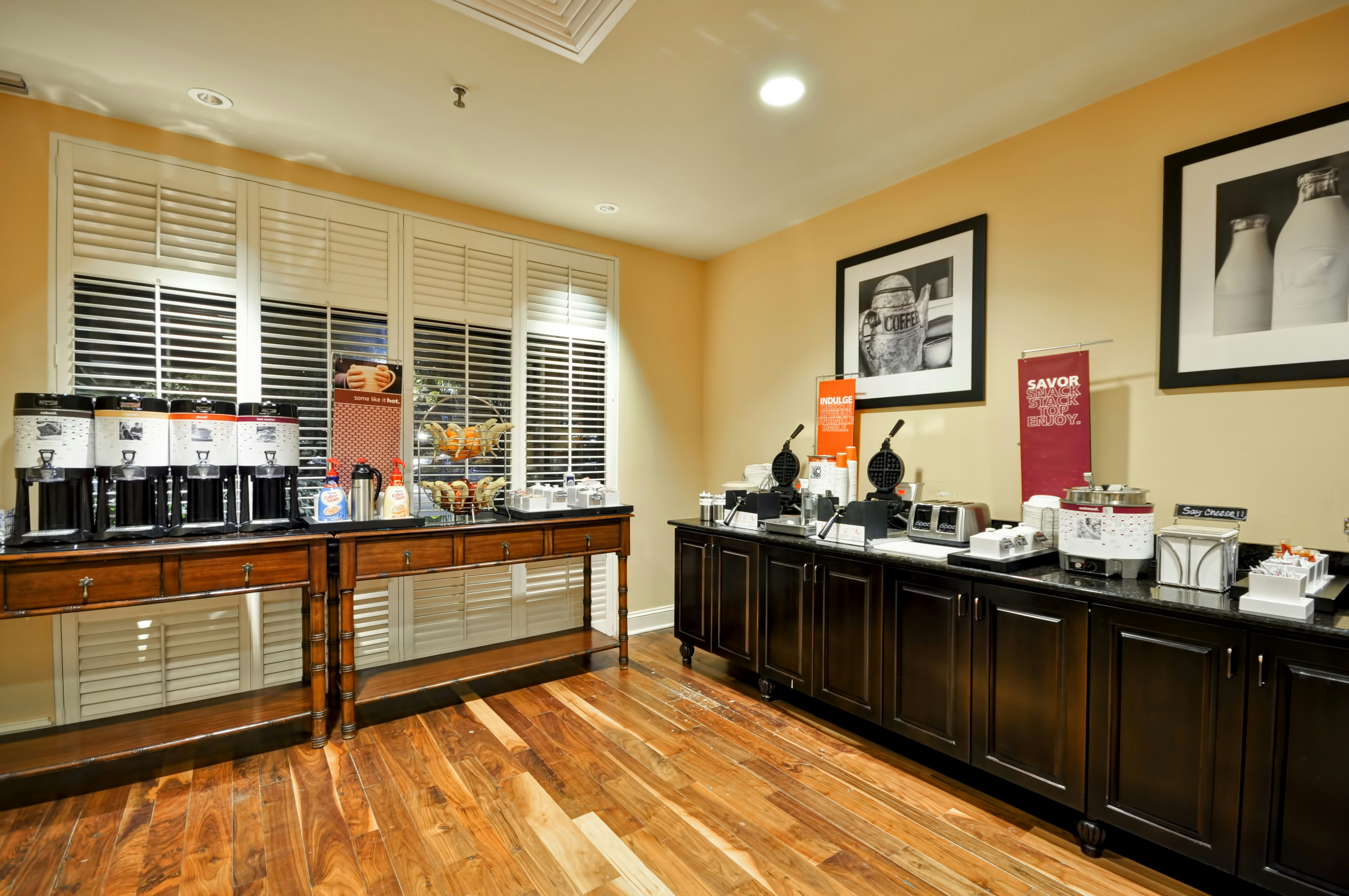 Hampton Inn & Suites North Charleston-University Blvd 41/55