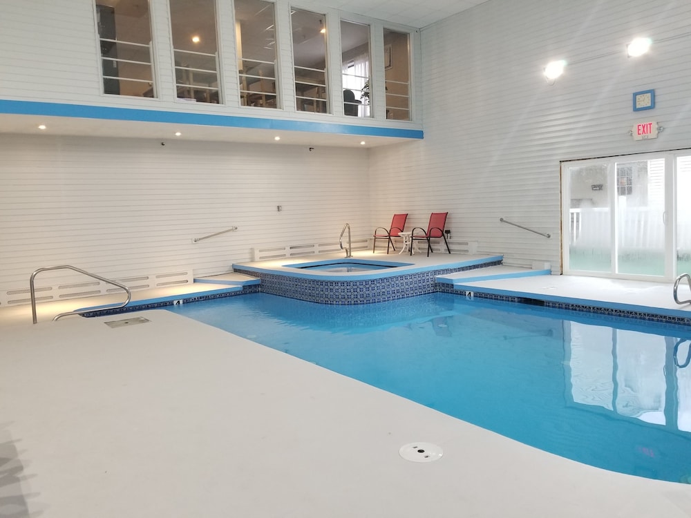Hampton Village Resort 34/54