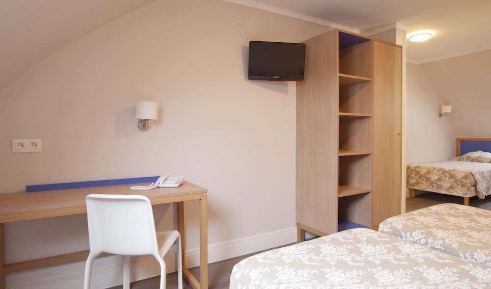 Est Hotel 25/52
