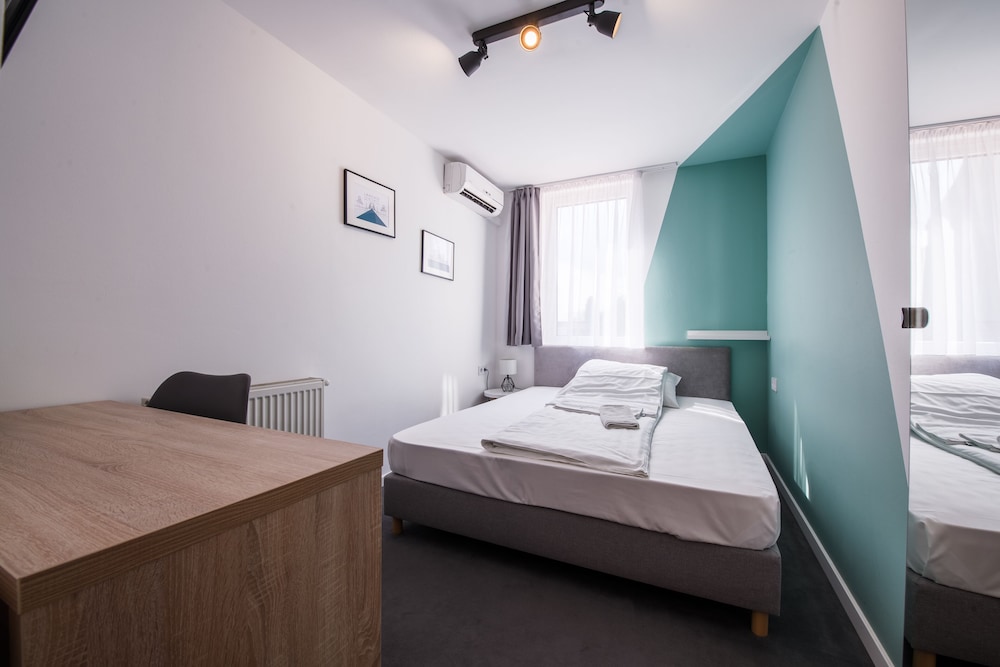 STANDARD, DOUBLE OR TWIN BED