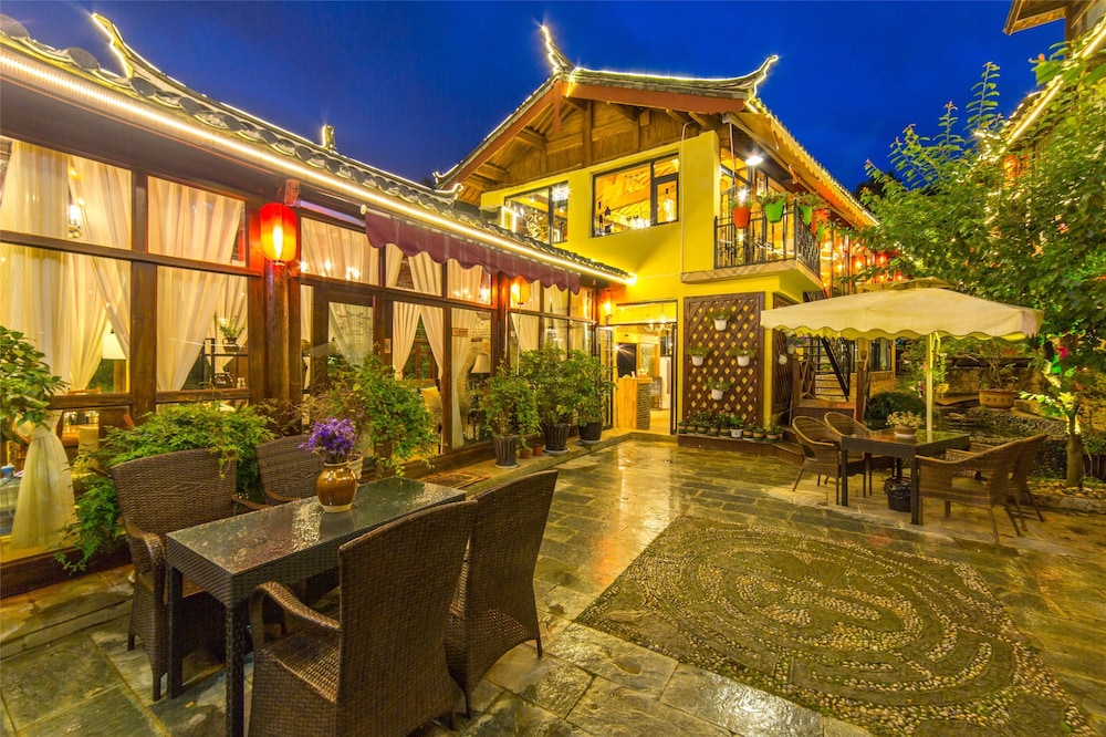 C'est La Vie Boutique Inn 9/50