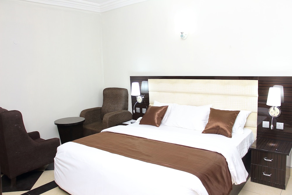 E-Suite Hotel 15/37