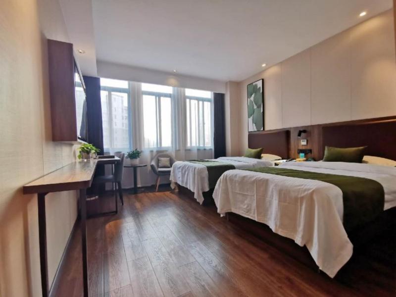 GREENTREE INN LIUAN HUOSHAN COUNTY YINGJIA AVENUE HOTEL 12/50