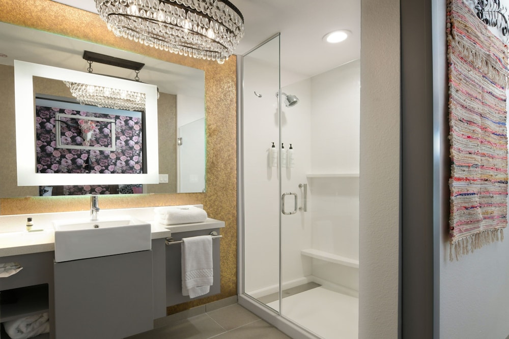 SpringHill Suites Lindale 28/29