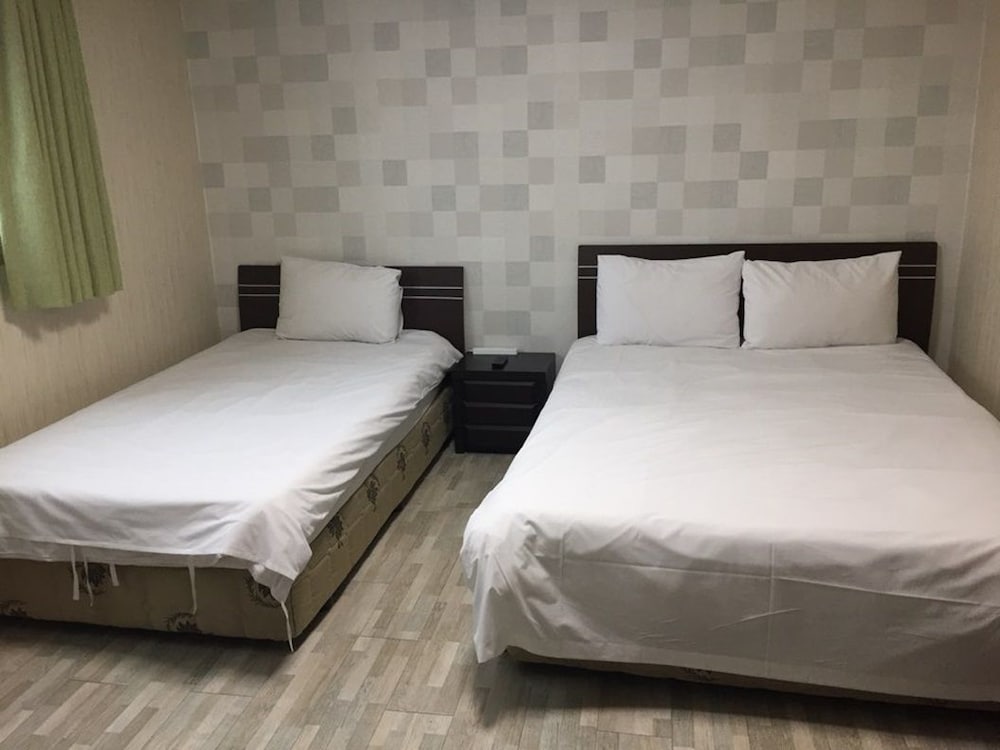 Olle Tourist Hotel 9/40