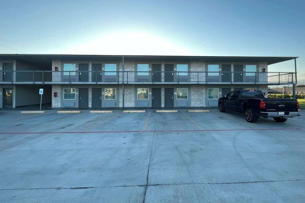 Super 8 by Wyndham Sulphur South 15/20