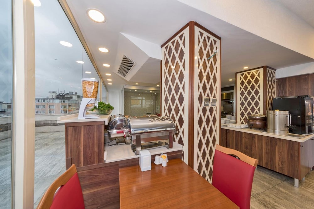 Marcello Hotel 60/65