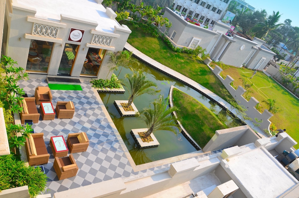 Pramod Convention & Beach Resort 38/46