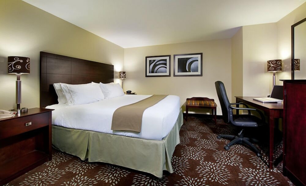 Holiday Inn Express Suites Pittsburgh West Green Tree 11/44