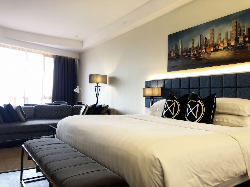M Roof Hotel & Residences 10/53