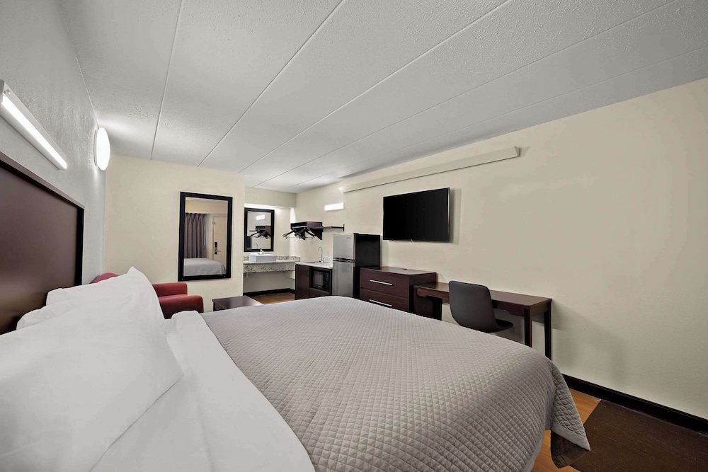 Efficiency, King Bed