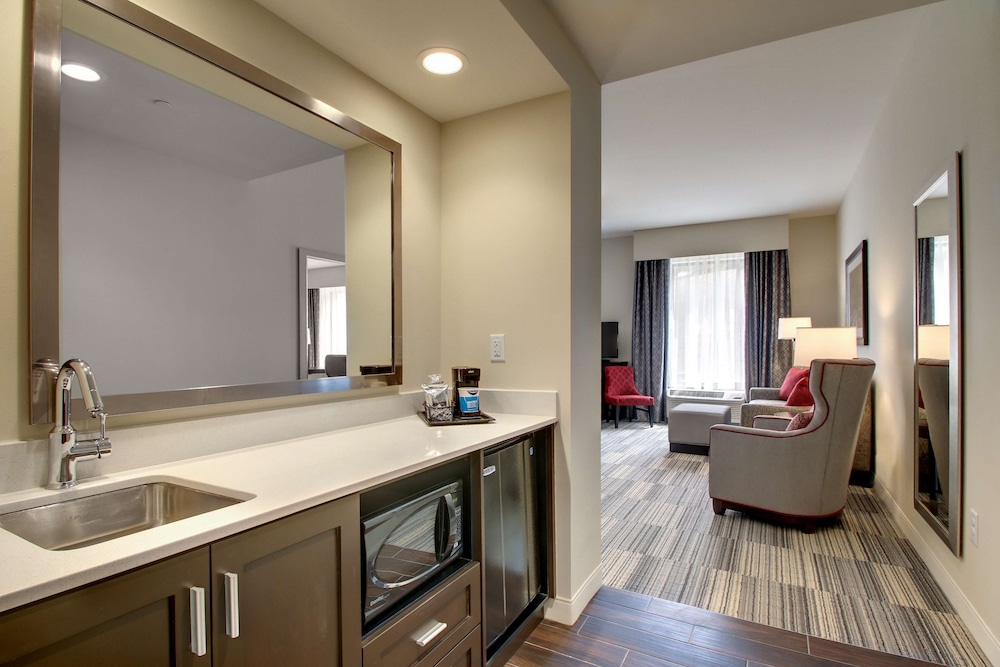 Hampton Inn Suites Greenville Airport 43/56