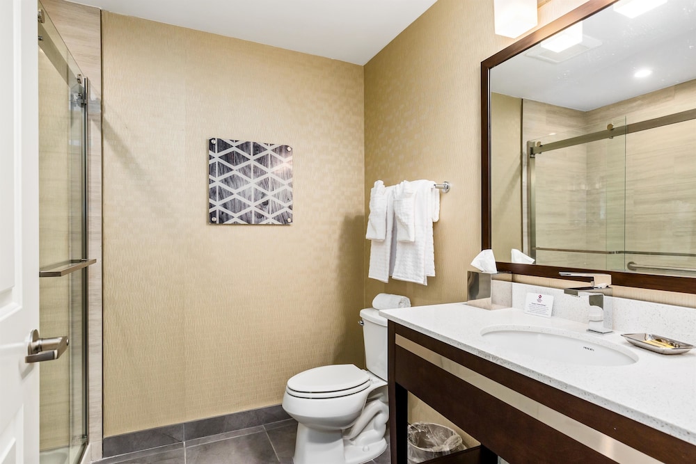 Best Western Plus Philadelphia-Pennsauken Hotel 8/32