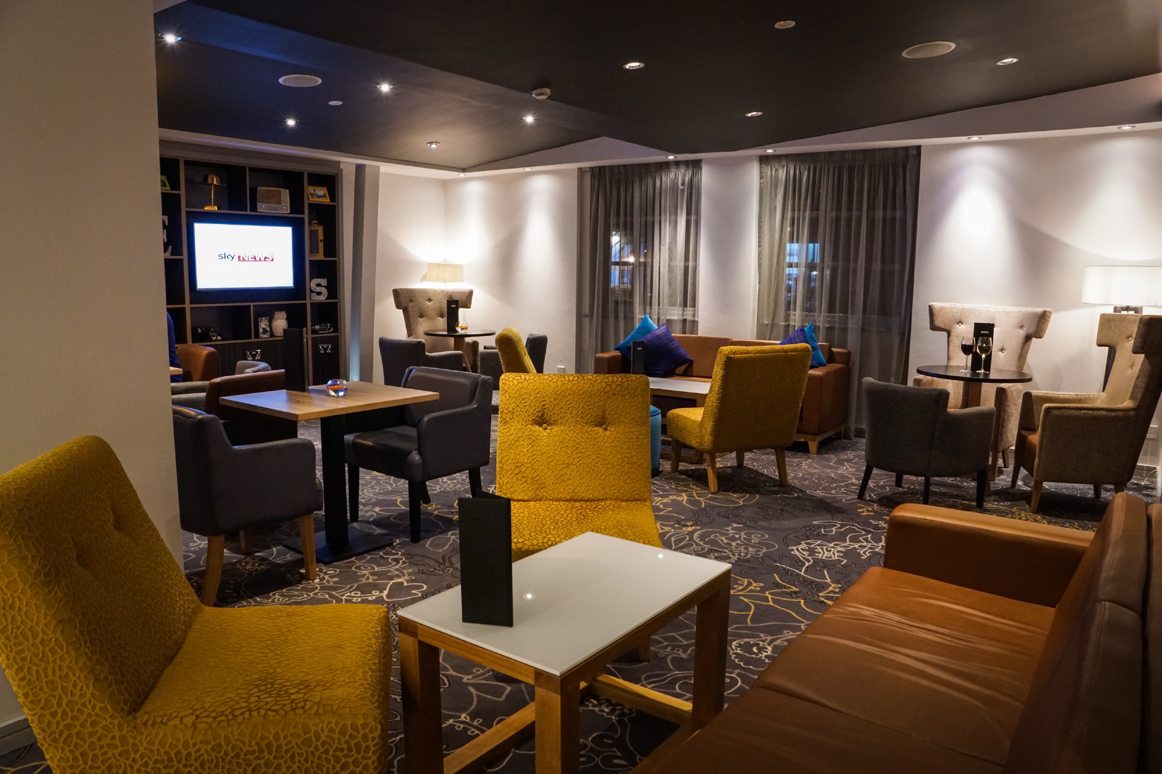 Holiday Inn Ellesmere Port Cheshire Oaks 24/48
