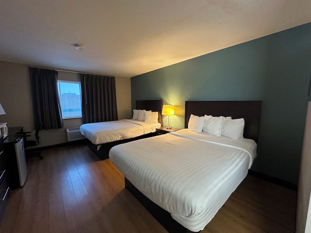 Baymont Inn & Suites by Wyndham Lincoln NE 5/47