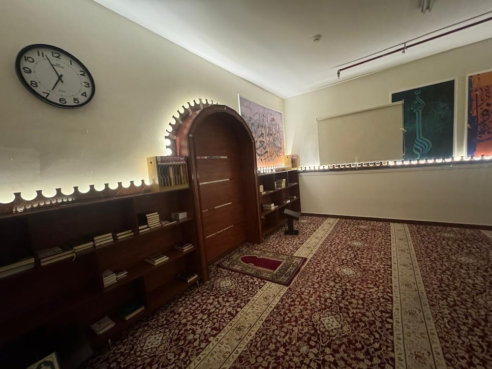 فندق ميرال كراون(Meral Crown Hotel) 27/62