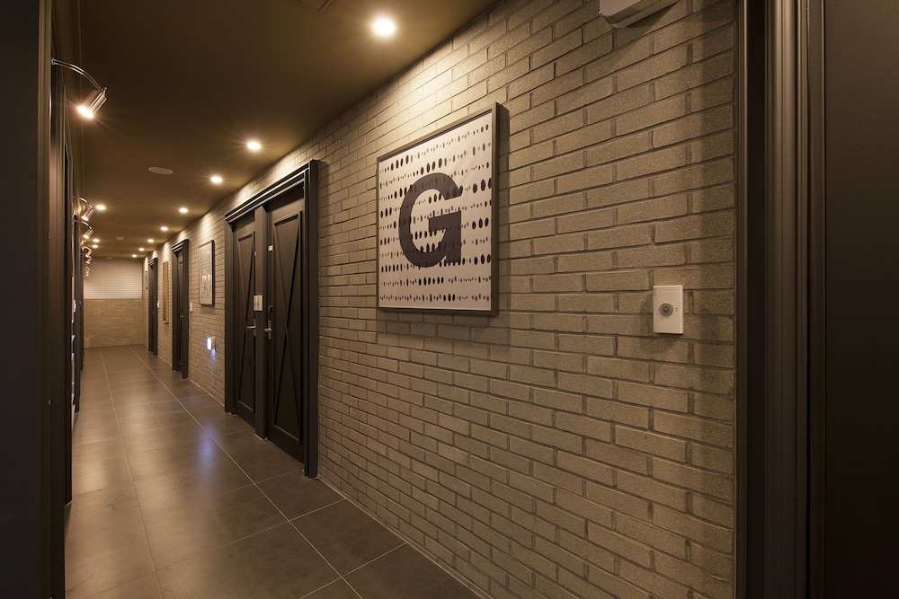 Hotel Gray 4/38